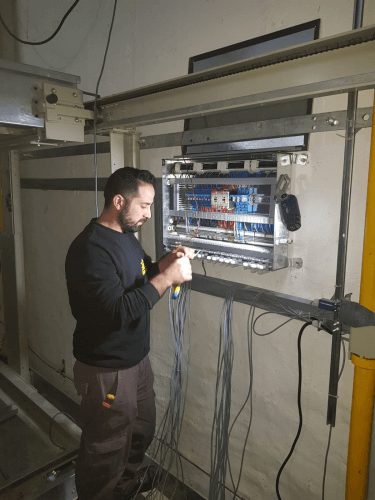 עבודות חשמל